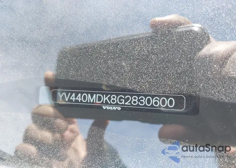 2016 Volvo Xc60 T5 Drive-E Premier from USA, damaged, VIN YV440MDK8G2830600